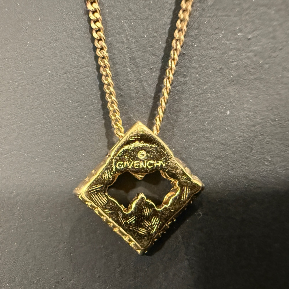 Givenchy Gold Pendant Chain - Picture 3 of 6
